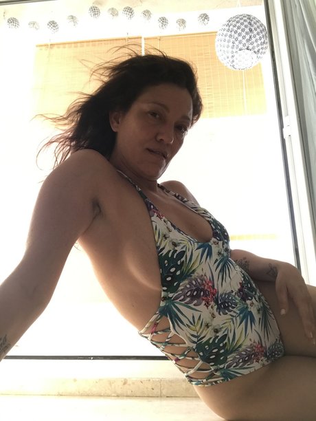 Linda Lila sex model img