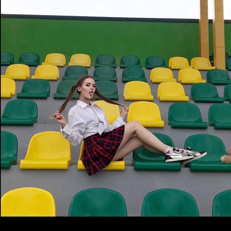 Lil Barbie pornstar perfect gallery