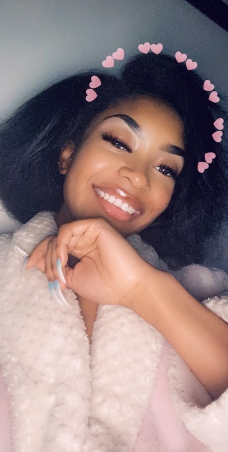 Miss Cherry J pretty model photo