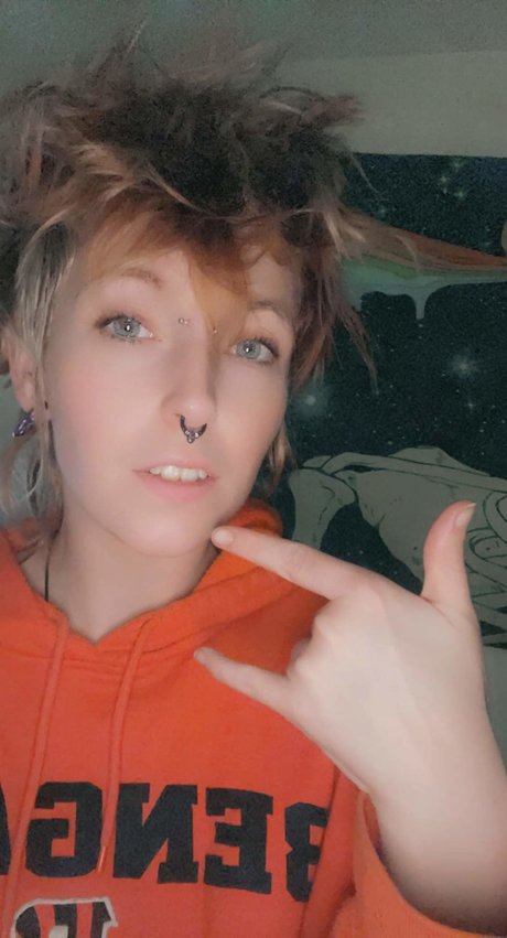 Life as Iz xxx model images