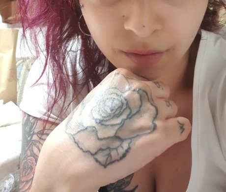 Inkedgirl1992 model pretty images