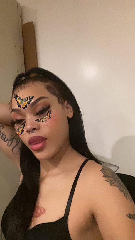 trans girl onlyfans nude pic