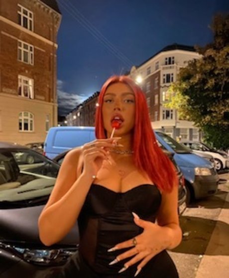 female influencer onlyfans art porn photos