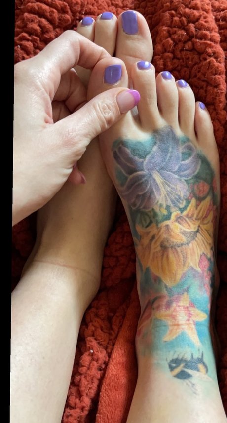 Lola Burns hd model pictures