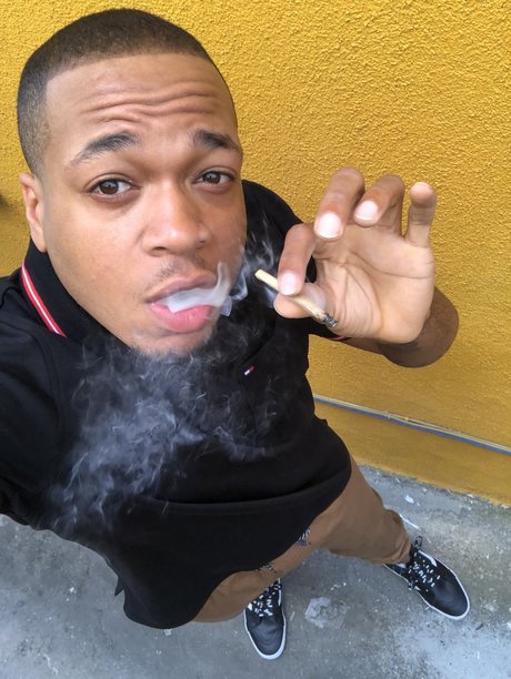 LoccoMoney free pornstar img