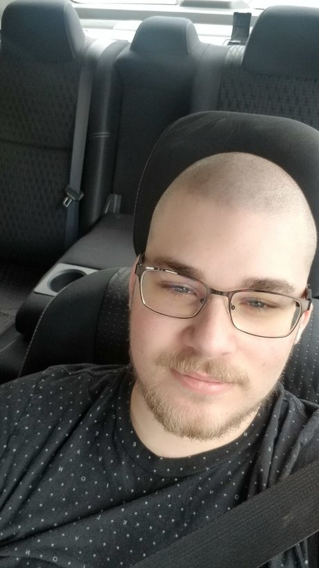 Logan the Loadbearer high quality actress picture