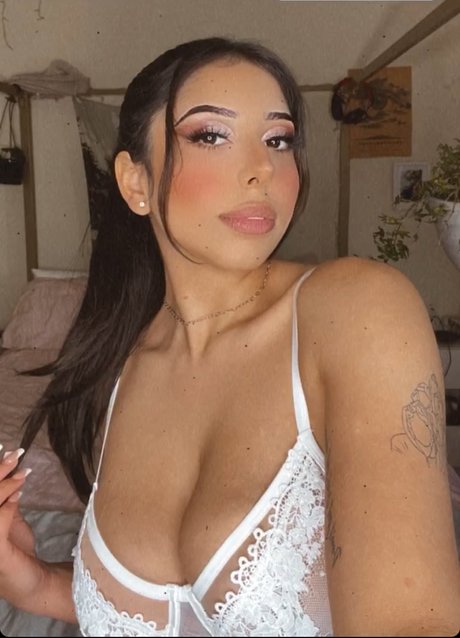 _Liv_ adult star img