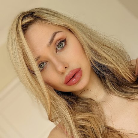 Magdalena Maria erotic model photos