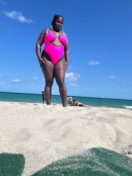 LustyLucyXXX FREE PAGE sexy actress galleries