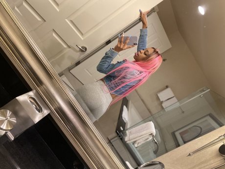 _ladyyy_ nude model images