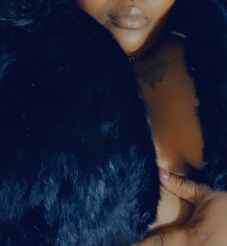 Lucious Goddess pornographic actress pics