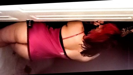 Nikki Moon sexy model image