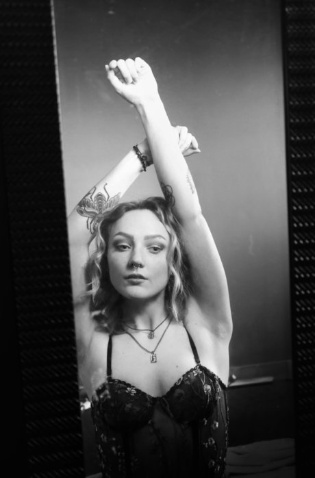 Lunar Kisses star nice image