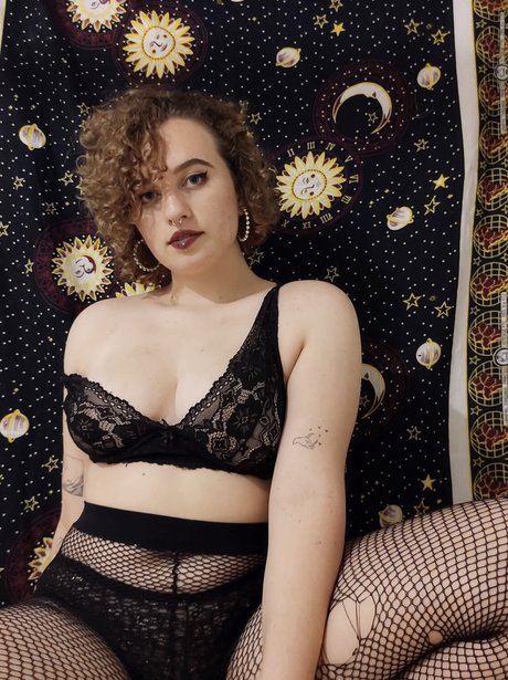 Lucy Lune model top photos