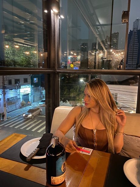 chubby babe onlyfans art naked picture