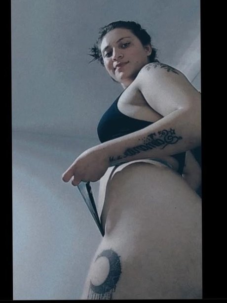 MariaT pretty pornstar pics