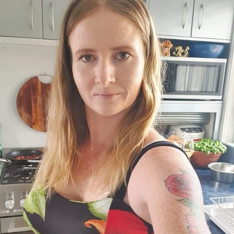 Xtine top star photos