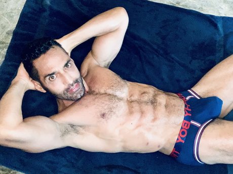 MaXXXeur adult model gallery