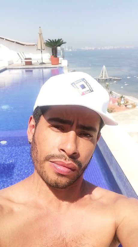 M A T E O naked star images