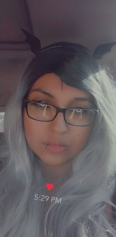 MischievousFae model naked pictures