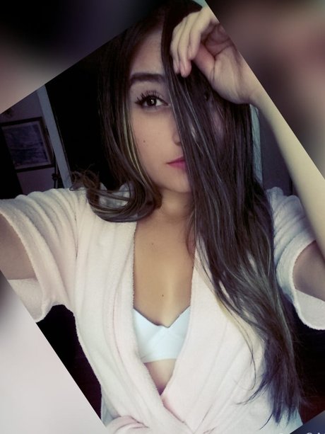 Auris pornographic model photo