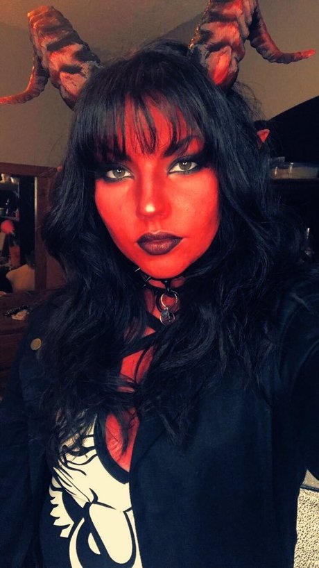 Mila K Munch model picture