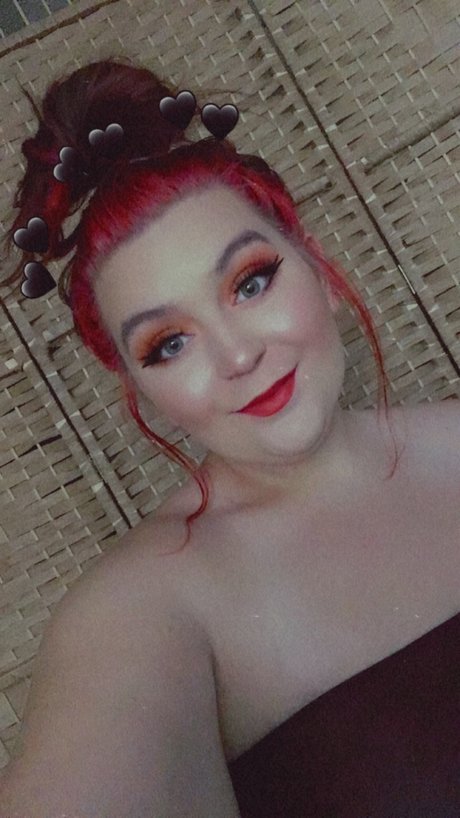 Miki Lee star hot galleries