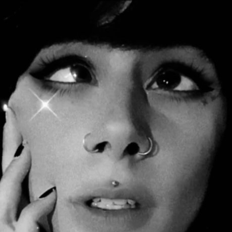 Mia Von Fox naked model img