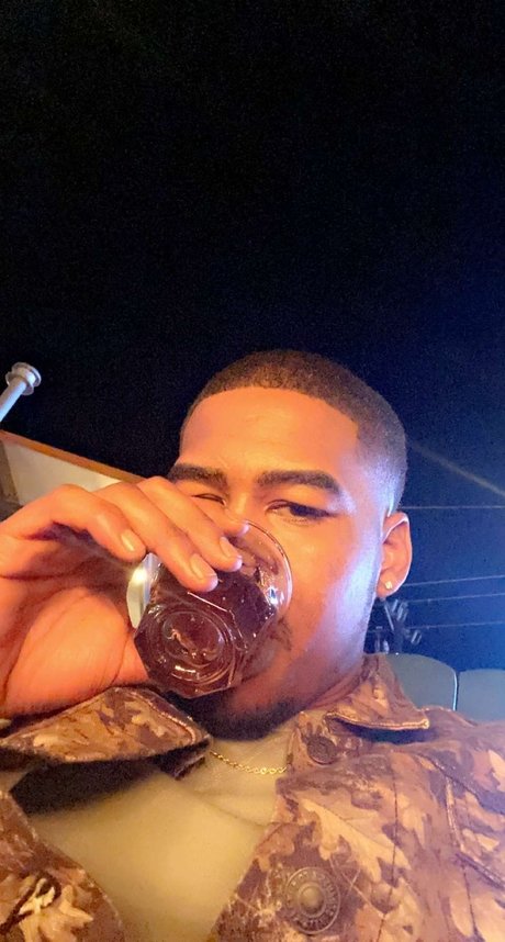 Yourboysosaay free star galleries