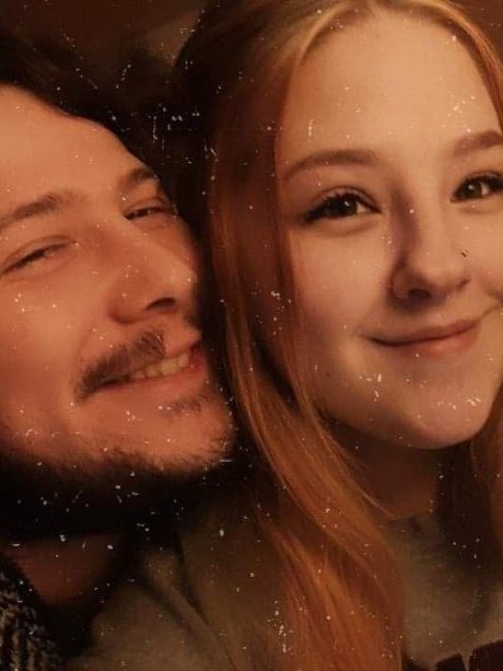 Mittenskitten and PhydoHouseDog star pornographic photos