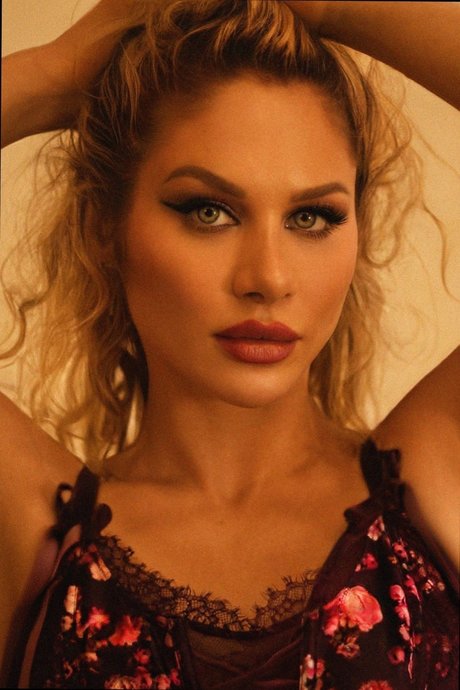 Miss Ursula top model picture