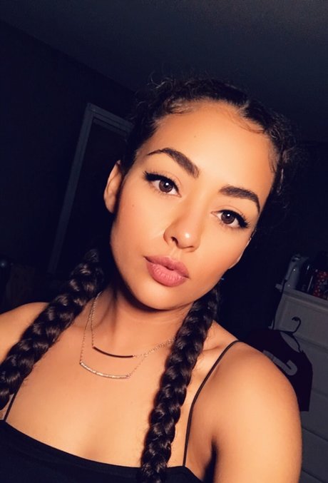 Miss Leigh pornstar free photos