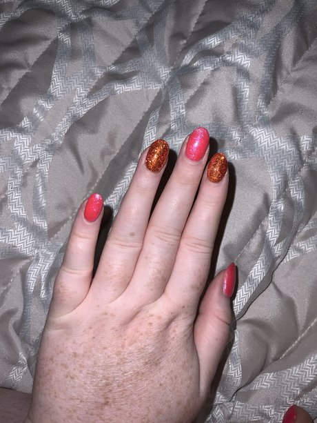 Miss Ginger Feet nude actress gallery