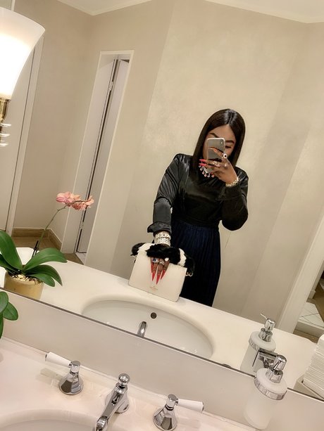 Miss Eliane pornstar nude picture