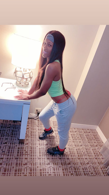 come playy_ high quality pornstar photos