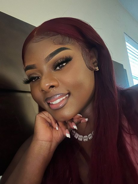 smile onlyfans hot images