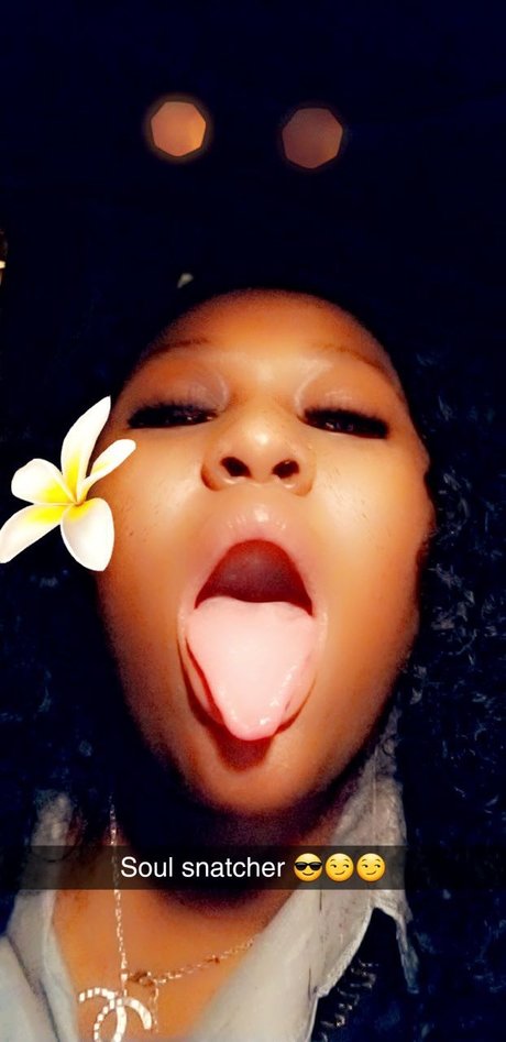 MzMaMa pornstar xxx picture