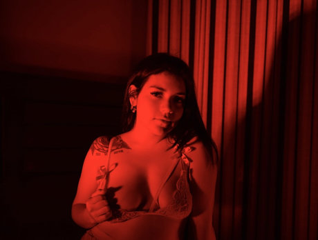 Mysticxxx4 erotic model img