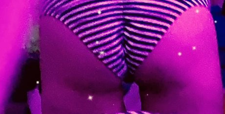 Munchkin Bomb Shell star nude archive