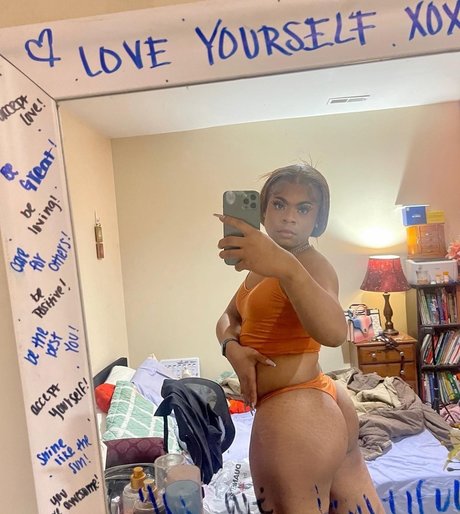 Lady Lo_ nudes star archive