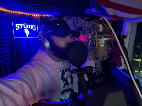 787Supremo model exclusive photos