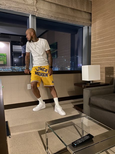 MRLayer00 star erotic image