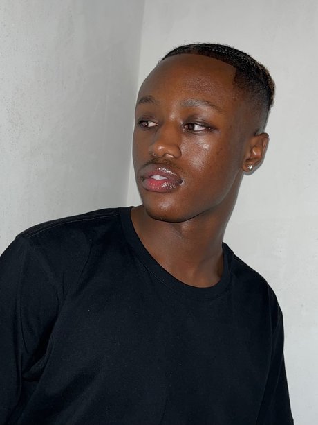 Sima Nevhuhulwi model top image