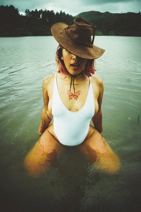 NicolejuPerretta sex star pics