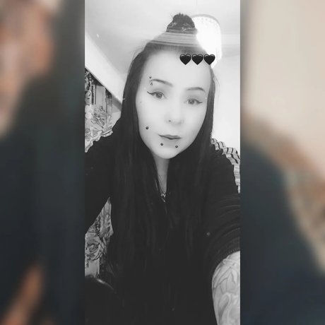 nennnii beautiful model image