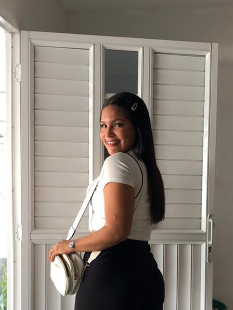 Nazeris Karime adult model picture