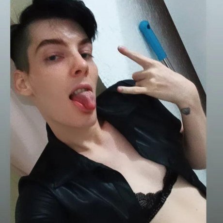 Natasha DeVil pornstar top photo