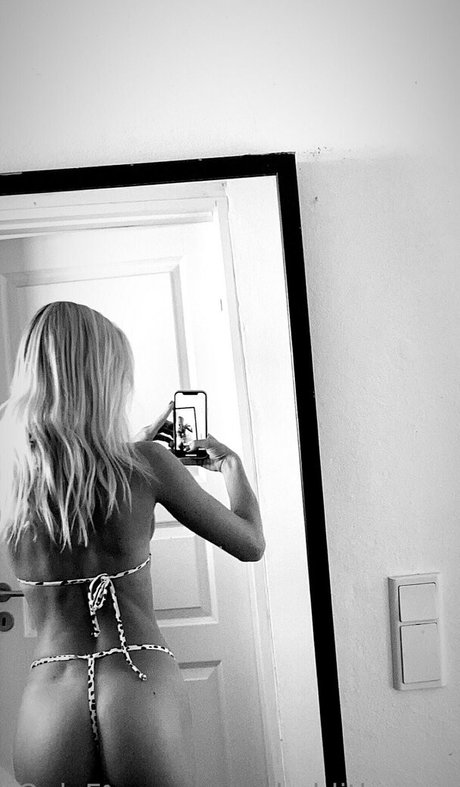 horny girls onlyfans sexy naked pics