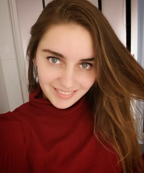 Loserfruit pretty model picture