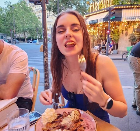 tiny asian onlyfans exclusive image